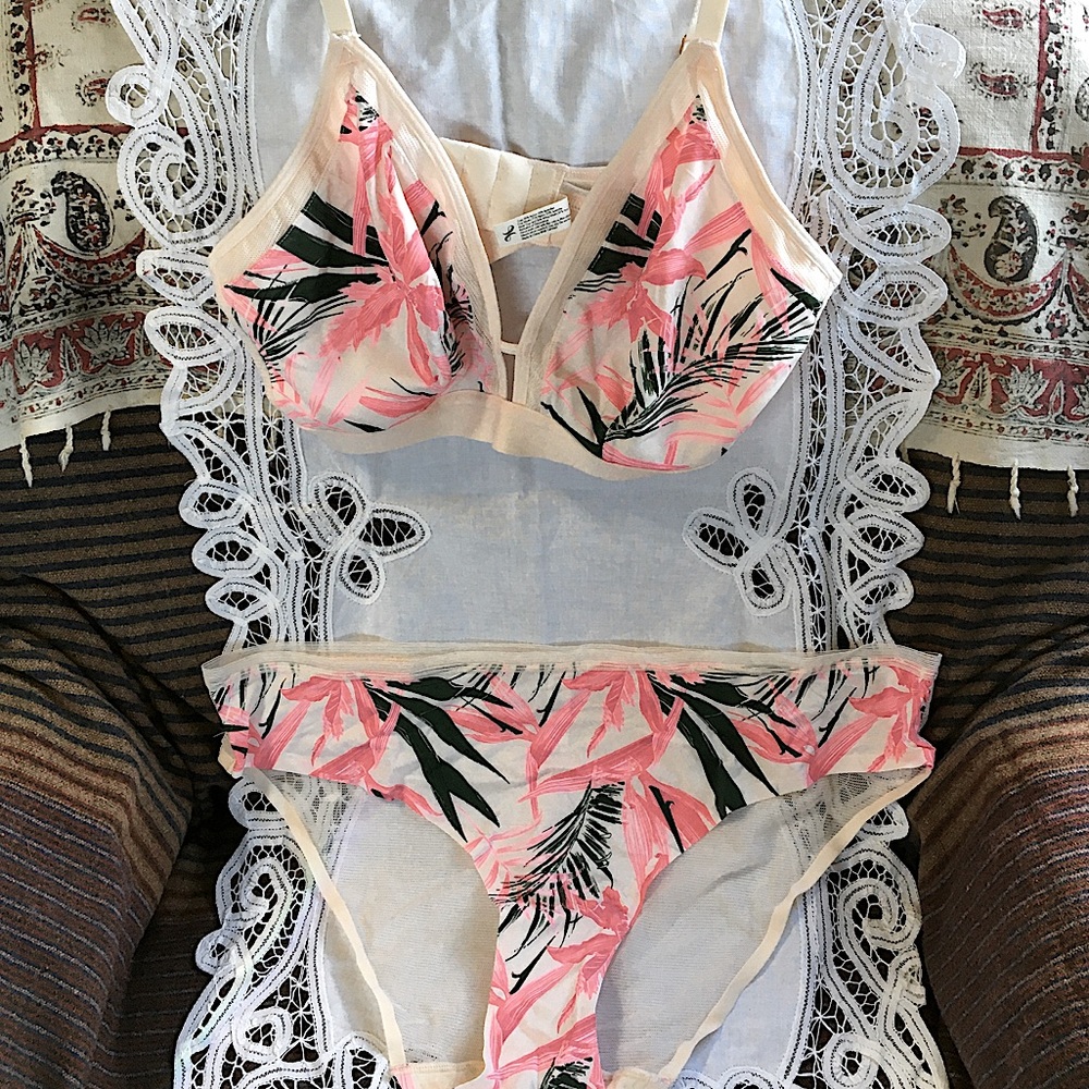 NWOT bra and panty set